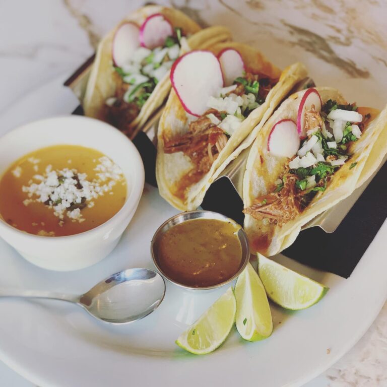 Overland Restaurant and Pub 2 768x768